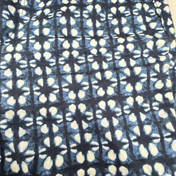 Charter Club Women's Petite Tummy-Control Bristol Capri Jeans Size 10P Mid-rise - Picture 3 of 16